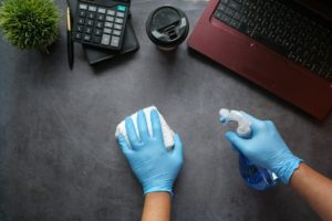 Zo bespaar je kosten met schoonmaak tijdens kantooruren